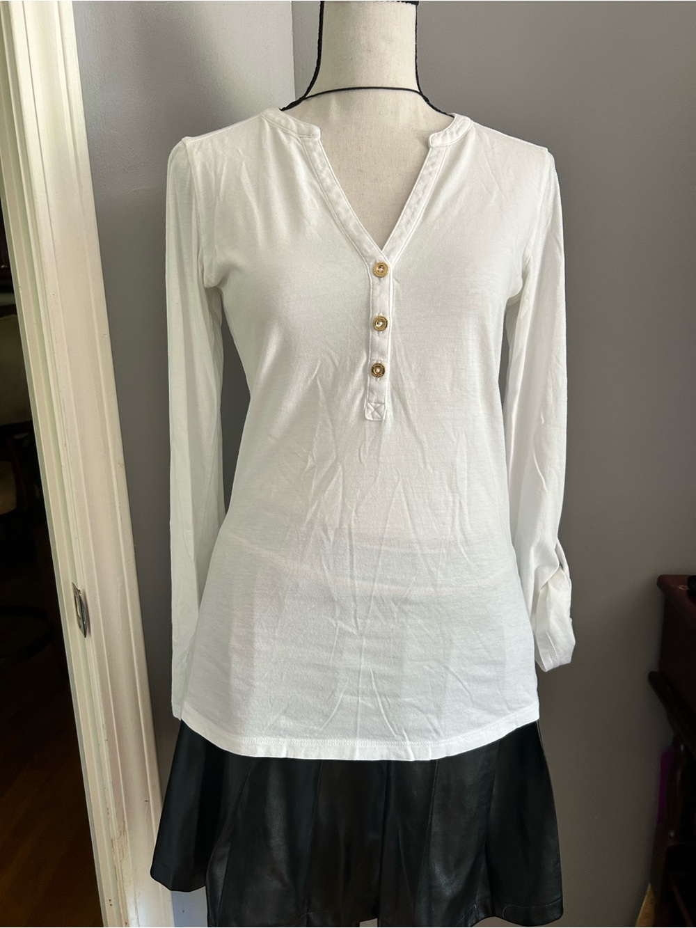 Lilly Pulitzer Sz S White Henley Long Sleeve Roll Tab V Neck Shirt Pima Cotton